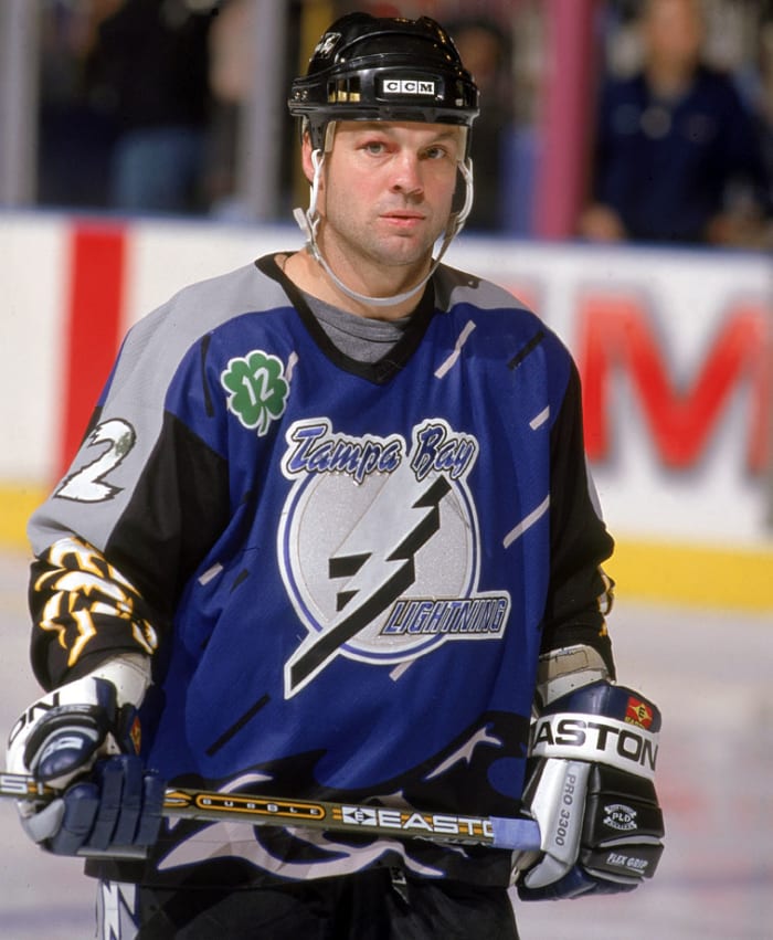Tampa-Bay-Lightning-Dino-Ciccarelli.jpg